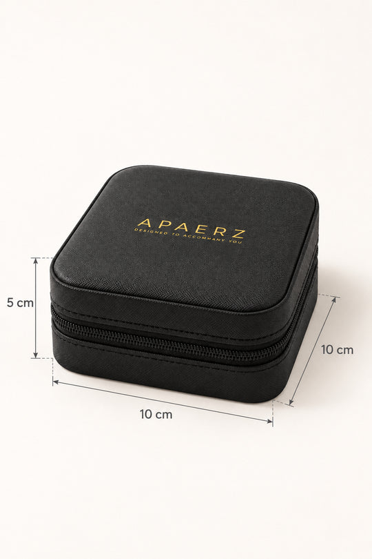 Maße der kompakten APAERZ Schmuckbox: ca. 10 cm lang, 10 cm breit und 5 cm hoch
